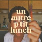 Vanessa Pilon Instagram – Bien manger à l’école 🍎 Des collations et des repas à l’école qui sont abordables et sains, pour tous les enfants du Québec? Moi je dis OUI-EN-MAJUSCULES! 🙌🏽 C’est l’initiative que propose @chantierpasuq. Je vous invite à aller signer votre nom en suivant le lien dans ma bio pour appuyer la mise en place d’un programme d’alimentation scolaire universel au Québec. Aucun enfant ne devrait arriver à l’école le ventre vide. C’est pourtant la réalité d’un écolier sur 5 au Qc. Parmi les pays développés, on est vraiment en retard là-dessus. Let’s gooooo! On le fait! Partagez autour de vous! 💛🍎 #bienmangeralecole