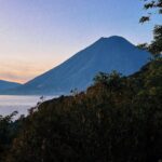 Vanessa Pilon Instagram – Le coeur rempli par les volcans, le cacao, le lac Atitlán, le café, la culture Maya et les effluves de copal. Cette invitation au Guatemala pour la retraite de @doshayogacommunity est arrivée au parfait moment. Merci merci merci aux humains merveilleux qui n’ont fait qu’amplifier l’amour que je portais déjà à ce pays. 🥹🌋🇬🇹