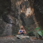 Vanessa Pilon Instagram - Le coeur rempli par les volcans, le cacao, le lac Atitlán, le café, la culture Maya et les effluves de copal. Cette invitation au Guatemala pour la retraite de @doshayogacommunity est arrivée au parfait moment. Merci merci merci aux humains merveilleux qui n’ont fait qu’amplifier l’amour que je portais déjà à ce pays. 🥹🌋🇬🇹