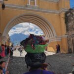 Vanessa Pilon Instagram – Le coeur rempli par les volcans, le cacao, le lac Atitlán, le café, la culture Maya et les effluves de copal. Cette invitation au Guatemala pour la retraite de @doshayogacommunity est arrivée au parfait moment. Merci merci merci aux humains merveilleux qui n’ont fait qu’amplifier l’amour que je portais déjà à ce pays. 🥹🌋🇬🇹
