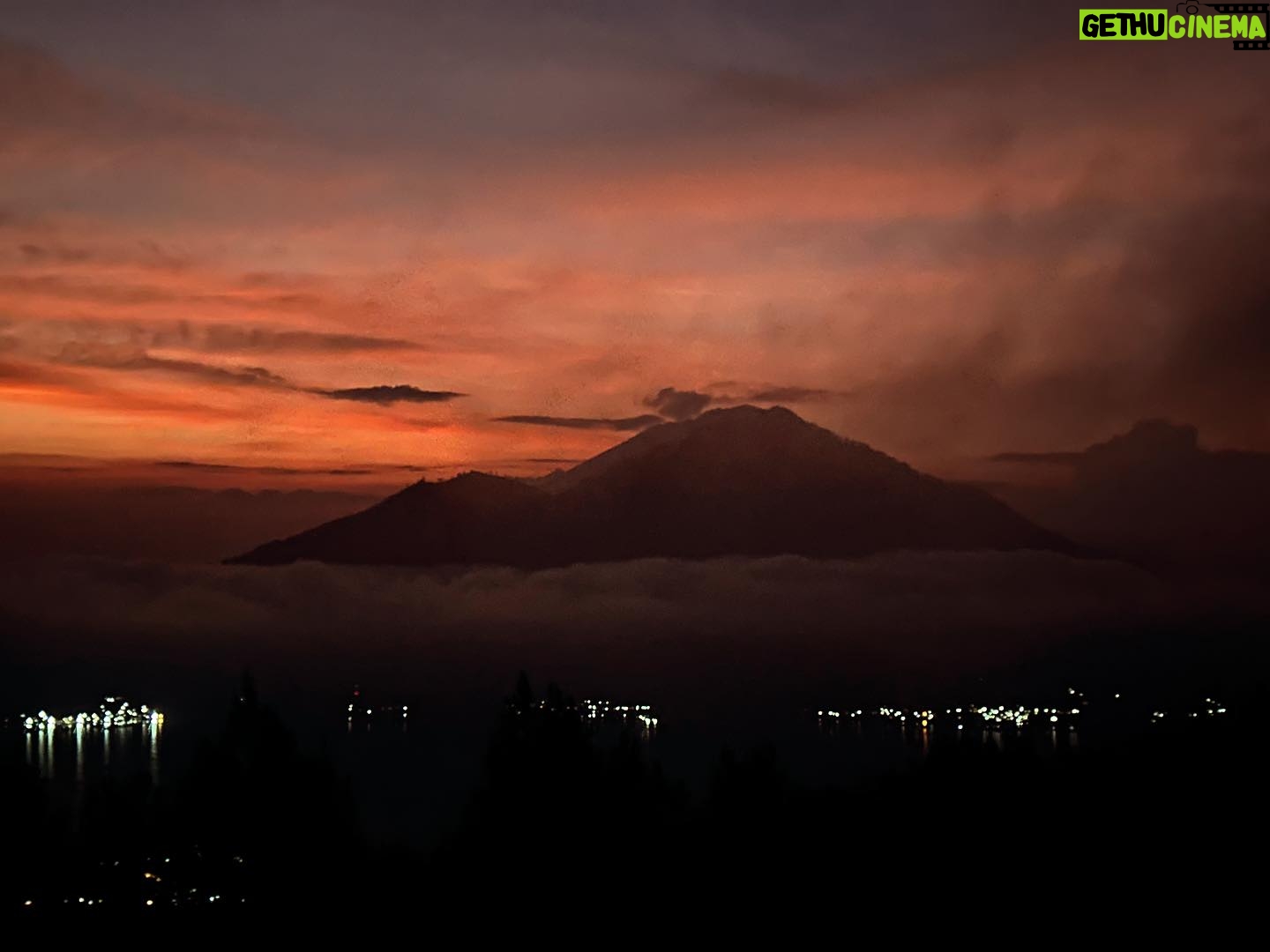 Vanessa Rubio Instagram - Mt. Batur volcano in Kintamani, Bali. The sunrise hike up this mountain was challenging and well worth it ✨life glow ✨