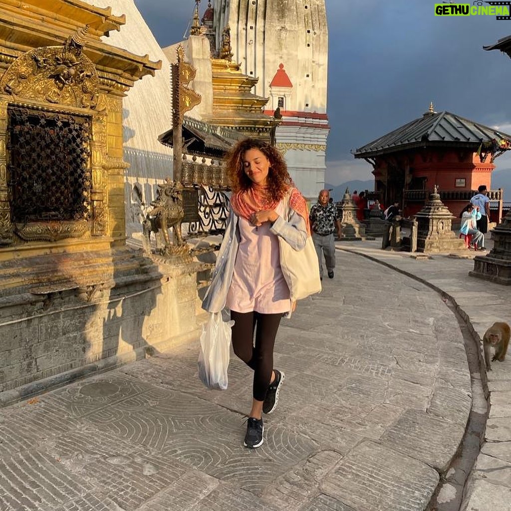 Vanessa Rubio Instagram - Traveling in Nepal was so sweet because of these people ✨the simplest things made us so happy✨🙏🏽✨