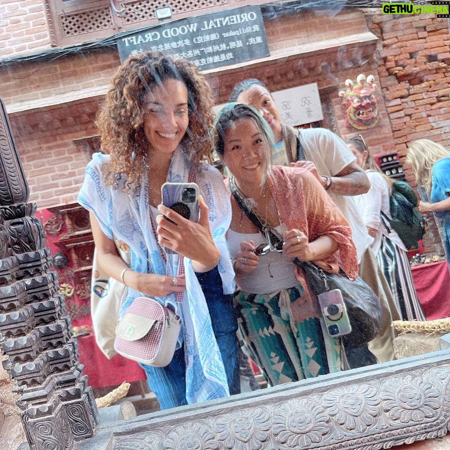 Vanessa Rubio Instagram - Traveling in Nepal was so sweet because of these people 鉁╰he simplest things made us so happy鉁煓忦煆解湪