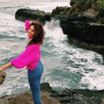 Vanessa Rubio Instagram – Landscape 🌊🤍 nature communing  @crushcashmere