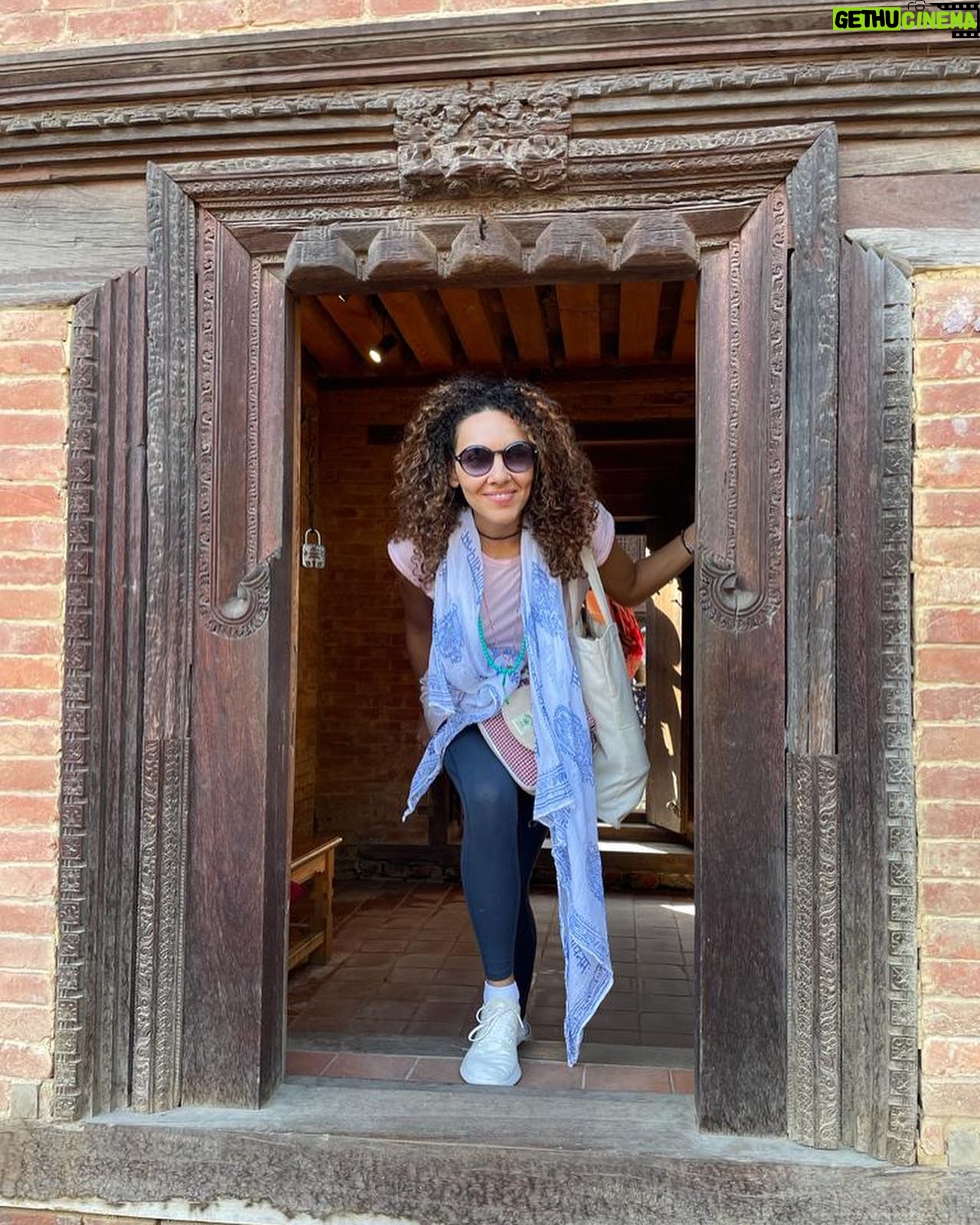 Vanessa Rubio Instagram - Life is life 📿💛traveling in Nepal, visiting sacred sites and temples 🌞✨