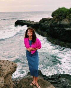 Vanessa Rubio Instagram - I have a crush on @crushcashmere ✨this soft fuchsia cardigan has been my cozy travel sweater and gives me color joy 🤩 I bought a @crushcashmere top a year ago. I loved the soft breathable feel of it and its delicate color. It felt fun, fresh, and intentional with its color (big thing for me 😁) I then learned that the company and it’s founder, Jill Shaw, are aligned with so many things that are important to me, like ethical sourcing, recycled packing and having FUN with shapes and color 🩵 Here’s some words directly from @crushcashmere : Sustainability & responsible practice has always been at the heart of the CRUSH story. We are proud to work with a fully traceable, vertically-integrated supply chain from goat to garment. This beautifully dyed cashmere top is woven from Mongolian goat fiber. CRUSH is a proud partner of the Sustainable Fibre Alliance (SFA), a nonprofit organisation working to create a more sustainable cashmere supply chain. The SFA work with key stakeholders to:  ·       Restore grasslands  ·       Promote animal welfare  ·       Support the livelihoods of herders CRUSH packaging is currently 90% recycled. Thanks for making fun cashmere wear @crushcashmere ✨