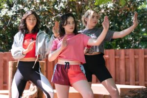 Vanessa Rubio Instagram - To all the karate babies waiting for Season 6! 🩵 @cobrakaiseries @curtyphotog @netflix