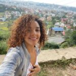 Vanessa Rubio Instagram - First few days in Nepal 🤍 this journey is so full already 🩵🙏🏽✨prayer wheel emanations, river flows of compassion, sacred site visits. Here, some photos from the Kopan Monastery