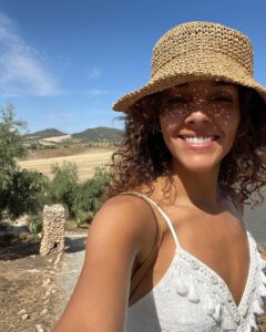 Vanessa Rubio Instagram - This past summer was one of the best ✨some memories of dancing in the street, moped rides, google mapping in many countries. Starting with the divine presence of @sundayriley ✨💓
