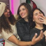 Vanessa Silva Sperka Instagram - Afortunada, no hay más palabras! Estos momentos lo son todo, recuerdos que atesoraré por siempre en mi corazón! GRACIAS DIOS por este regalo 💝 después de tantos años por fin paso una navidad así… Mi amada familia, nos faltaron Sarita y Rafi pero aquí están en nuestro corazón ❤️… Los amo 🥰
