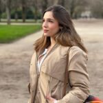 Vanessa Silva Sperka Instagram – Algunos retratos en Paris ❤️😍 soy definitivamente una mujer de invierno!!! 
Amando esta ciudad!!! 🏙️