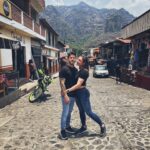 Vanessa Silva Sperka Instagram - Hace 2 años me casé con el hombre que se robó mi corazón hace casi 9 años🩷 Todos los caminos me llevan a tus brazos, en esta y en todas las vidas, tarde o temprano. Gracias por ser un hombre increíble! Amo ser tu esposa y te diría Sí mil veces a pasar la vida contigo… Te amo con todo mi 🩷mi cielo, Feliz aniversario🥂