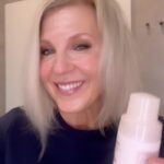Vappu Pimiä Instagram - Kaupallinen yhteistyö @hairlust Koodilla PIMIÄ20 saat nyt koko Hairlustin valikoimasta 20% alennusta. Koodi on voimassa 30.4.2024 asti. Tässä näet miten hiuksiin saa kunnolla volyymia Hairlustin tuotteilla. Stooreista ja biosta löydät linkin tuotteisiin. #hairlust