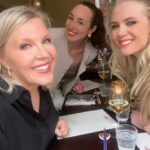 Vappu Pimiä Instagram - Tänään käytiin juhlistamassa rakkaan Annin @anniihamaki synttäreitä vähän etupeltoon. Sankaritar itse heitti loistavan idean, että mennään hierontaan ennen dinneriä ja se oli puhdas neronleimaus! Käytiin ensin hieronnassa @naminaspa ,jonka jälkeen suunnattiin loistavaan @bistroego illalliselle, joka oli sanalla sanoen täydellinen. Treffit oli jo heti neljän jälkeen, joten kotonakin oltiin jo kymppiuutisten aikaan, tämä kombo tehdään vielä uudestaan, monesti!😍😍👌👌🙏🙏 Kiitos rakkaat @anniihamaki @lainesusanna olette kultaa!❤️❤️ #friends #lovethem