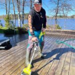 Vappu Pimiä Instagram – Täydellinen lauantai Metsoloiden tapaan!😅🥰🌱🌞🙏 #mökkilife #kevät #pihahommia