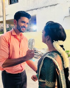 Varshini Suresh Instagram - PoV: Raghav surrenders to Abi 😉😌

#vijaytv #neenaankaadhal #love #serial #raghav #varshinisuresh #abi #viral #explore #explorepage