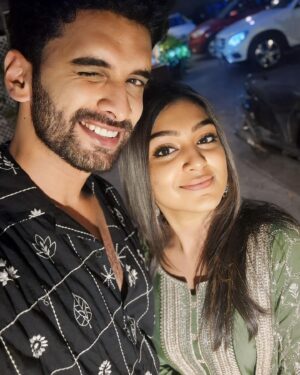 Varshini Suresh Instagram - Crazy us 👻

#vijaytv #neenaankaadhal