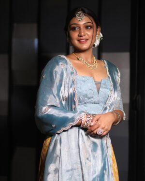 Varshini Suresh Instagram - Eid Mubarak to all 🌙✨

#instadaily #eidmubarak #ramzanmubarak #ramdan #eid #love #peace #explore #explorepage #fyp #foryou #foryoupage #vijaytv #vijaytelevison #neenaankaadhal #varshinisuresh