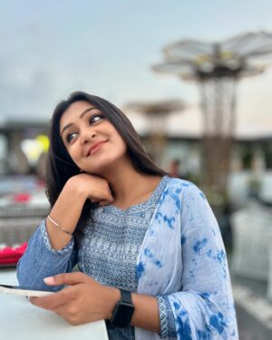 Varshini Suresh Instagram - Tholaivile kidaithathe, enakaana yaavum.!!❤️‍🩹

#viral #vijaytv #explore #explorepage #trending #trend #love #vijaytelevision #neenaankaadhal #neenaankadhal #varshinisuresh #heartbeat #raangi #actress #serialactress #photooftheday #photography #picoftheday #ootd #outfit #outfitoftheday #outfitinspo #him #loveislove #tamilserial #tamil #tamilactress #tamilcinema #cinema #photoshoot