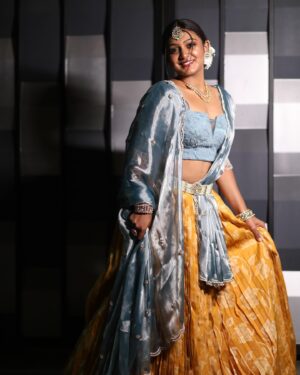 Varshini Suresh Instagram - Eid Mubarak to all 🌙✨

#instadaily #eidmubarak #ramzanmubarak #ramdan #eid #love #peace #explore #explorepage #fyp #foryou #foryoupage #vijaytv #vijaytelevison #neenaankaadhal #varshinisuresh