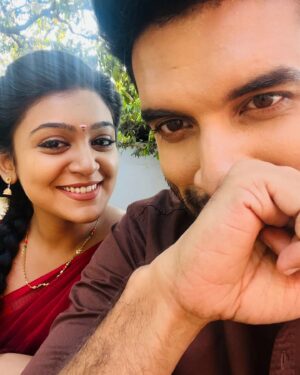 Varshini Suresh Instagram - Weird laughs 😬 & dumb conversations🤓

#nnk #serial #vijaytv #Tamil #happiness #fun #pair #explore