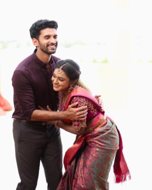 Varshini Suresh Instagram - ❤️ Raghav x Abhi

#insta #instagood #picsoftheday #love #couple #trending #serial #vijaytv #neenaankadhal #neenaankaadhal #instadaily #instaphoto #instalike #instamood #instafashion #instalove #explore #explorepage #fyp #foryou #foryoupage #igers #trend #trendingnow #instagram #photography #photooftheday #photoshoot