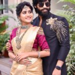 Vasanthi Krishnan Instagram - Happy Sankranti🪁🪁 . . . Jewellery @emmadi_silver_jewellery Saree @srikrishnasilk Desginer @suchys_design_studio Hairstylist @hairstylistsaii #instragram #vasanthikrishnan #sareelove #bigbosstelugu6 #zeetelugu #event #sankarnthisambaralu #zee5 #couplegoals