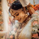 Vasanthi Krishnan Instagram – New life begins ❤️🎉🥳
A successful marriage requires 
falling in love many times,
always with the same person 
❤️😘😘😍

21-02-2024🧿♾️♾️

Jewellery @emmadi_silver_jewellery_hyd 💍❤️ 

Photography @candid_shoooter_ ❤️📸

MUA @hemasureshmakeupartist_tpt ❤️😍😍

Blouse by @naa_maguva ❤️😍

#instragram #vasanthikrishnan #marriagegoals #cutecouple #vk #pk #cuteone #vasanthionbbtelugu #desginerwear #smantharuthprabhu #marriagegoals💍