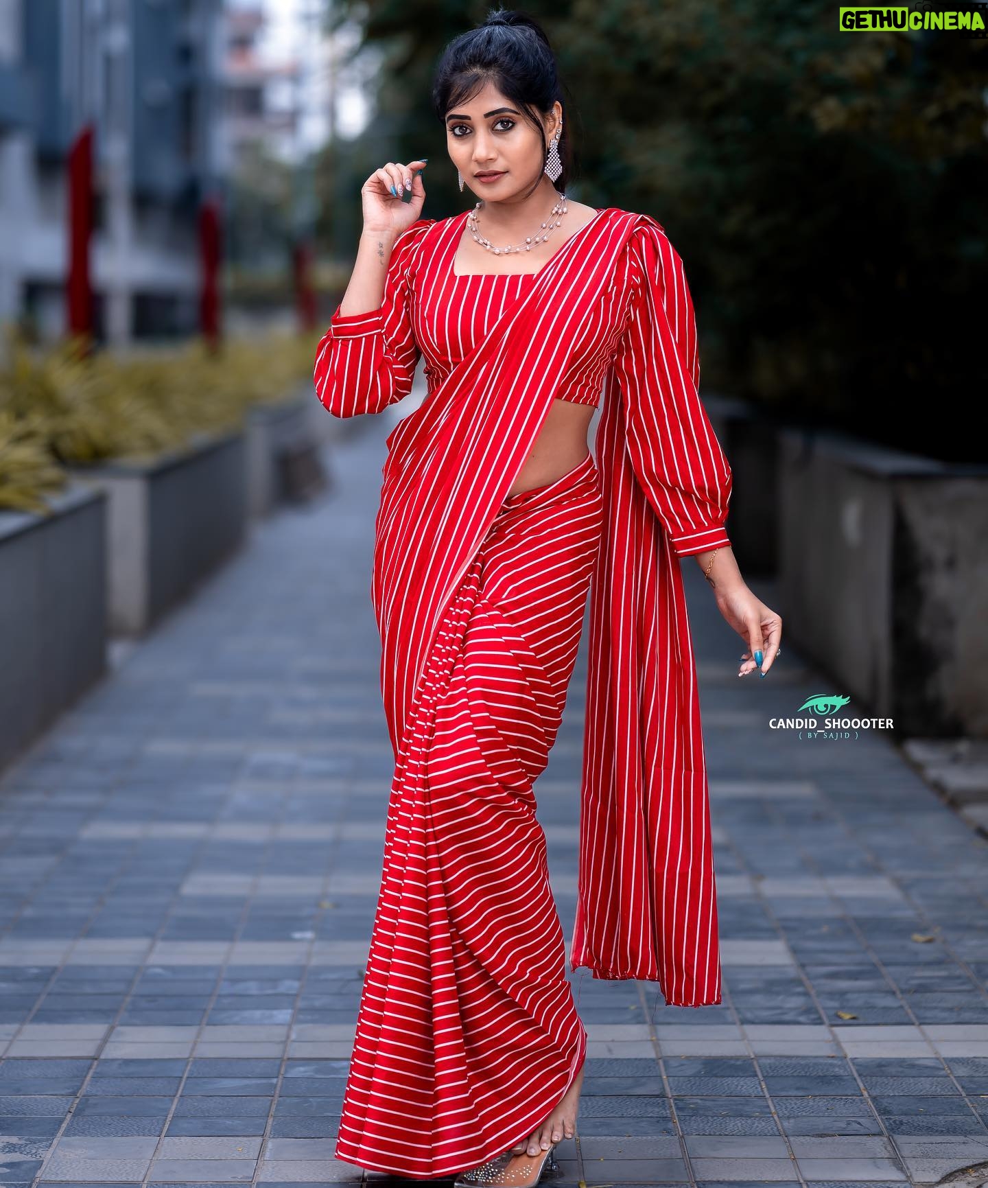 Vasanthi Krishnan Instagram - ❤️HAPPY NEW YEAR ❤️ WELCOME 2024 To All MY INSTAGRAM FAMILY . . . Photography @candid_shoooter_ 📸📸📸❤️ Desginer @navyasri_mandava 👗👗 #instragram #vasanthikrishn #photooftheday #picoftheday #sareelove❤️ #cute #cupcake # bigboss #bigboss #bbjodi #clickphotos
