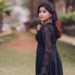 Vasanthi Krishnan Instagram – 🖤🖤🖤 outfit: @navyasri_mandava  Click by: @absolutelyrahul