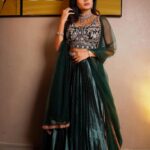 Vasanthi Krishnan Instagram - Custom-Made Designer Wear by @attraqtivelabelbysr Jewellery courtesy : @vysyarajujewellers Location : @ocean_vista_bay Haute-couture elegance by @vasanthi__krishnan Thanks for being apart of us❤️ #likes #fashion #couture #follow #photooftheday #jewellery #designer #instagood #picoftheday #trend #viral #style #bhyp