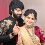 Vasanthi Krishnan Instagram - Happy Sankranti🪁🪁 . . . Jewellery @emmadi_silver_jewellery Saree @srikrishnasilk Desginer @suchys_design_studio Hairstylist @hairstylistsaii #instragram #vasanthikrishnan #sareelove #bigbosstelugu6 #zeetelugu #event #sankarnthisambaralu #zee5 #couplegoals