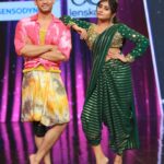 Vasanthi Krishnan Instagram - #nethoneydance 🫰🏻🫰🏻🫰🏻 . . . Desginer @dharshyaboutique #instragram #vasanthikrishnan #nethoney_nethoney_❤️🥰 # #cuteone😍 #desginerwear #starmaa #facebook #dancechallenge #sareefashion #nethoneydance2n8