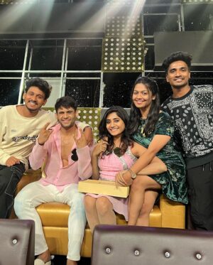 Vasanthi Krishnan Instagram - #nethoneydancetonight😍😍😘😘 
 
 ❤️Golden seat❤️

@princeyawar 
.
.
Choreography @priyankashetty046 ❤️❤️❤️😘🧿

@dheejodishashankoffl 
@kumar_naik28 

##instagram #vasanthikrishnan #nethoney_nethoney_❤️🥰 #starmaa #bbjodi #vk #dancelife