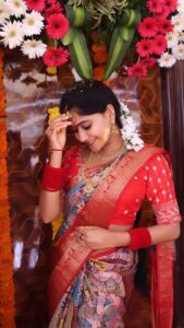 Vasanthi Krishnan Instagram - ❤️❤️Pelli kuturu❤️❤️ Desginer @ushas.couture ❤️❤️❤️❤️❤️❤️❤️❤️❤️ #instragram #vk #reelinstagram #marriage #bigbosstelugu #bbjodi #cuteone😍 #desginerwear #vasanthikrishnan
