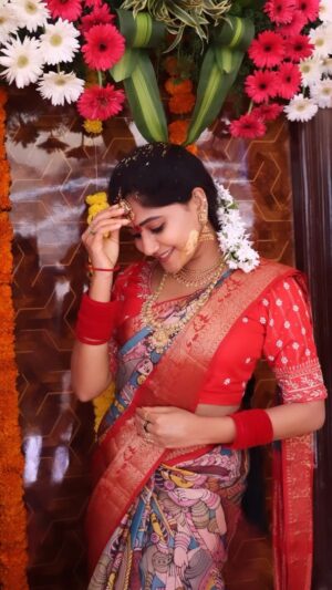 Vasanthi Krishnan Instagram - ❤️❤️Pelli kuturu❤️❤️

Desginer @ushas.couture ❤️❤️❤️❤️❤️❤️❤️❤️❤️

#instragram #vk #reelinstagram #marriage #bigbosstelugu #bbjodi #cuteone😍 #desginerwear #vasanthikrishnan