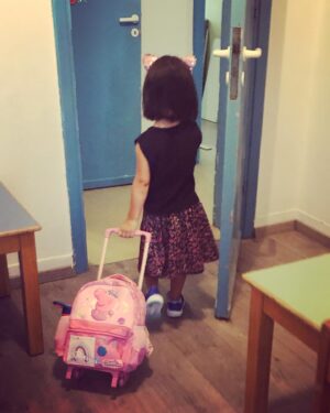 Vasiliki Andritsou Instagram - Περνάω τη μεγάλη πόρτα… ξεκινώ καινούργιο κεφάλαιο..χαράζω το δικό μου δρομο.. σιγά σιγά με μεγάλη χαρά♥️♥️♥️ #ανθένιαμου @nikosimeonidis