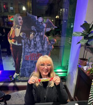Ve Neill Instagram - Tonight signing in Chicago @musicboxchicago for the @thehorrorhouseshop event! So nice meeting you all I had a wonderful time! 
•
#thehorrorhouseshop #veneill #makeupartist #makeup #beetlejuice #itsshowtime