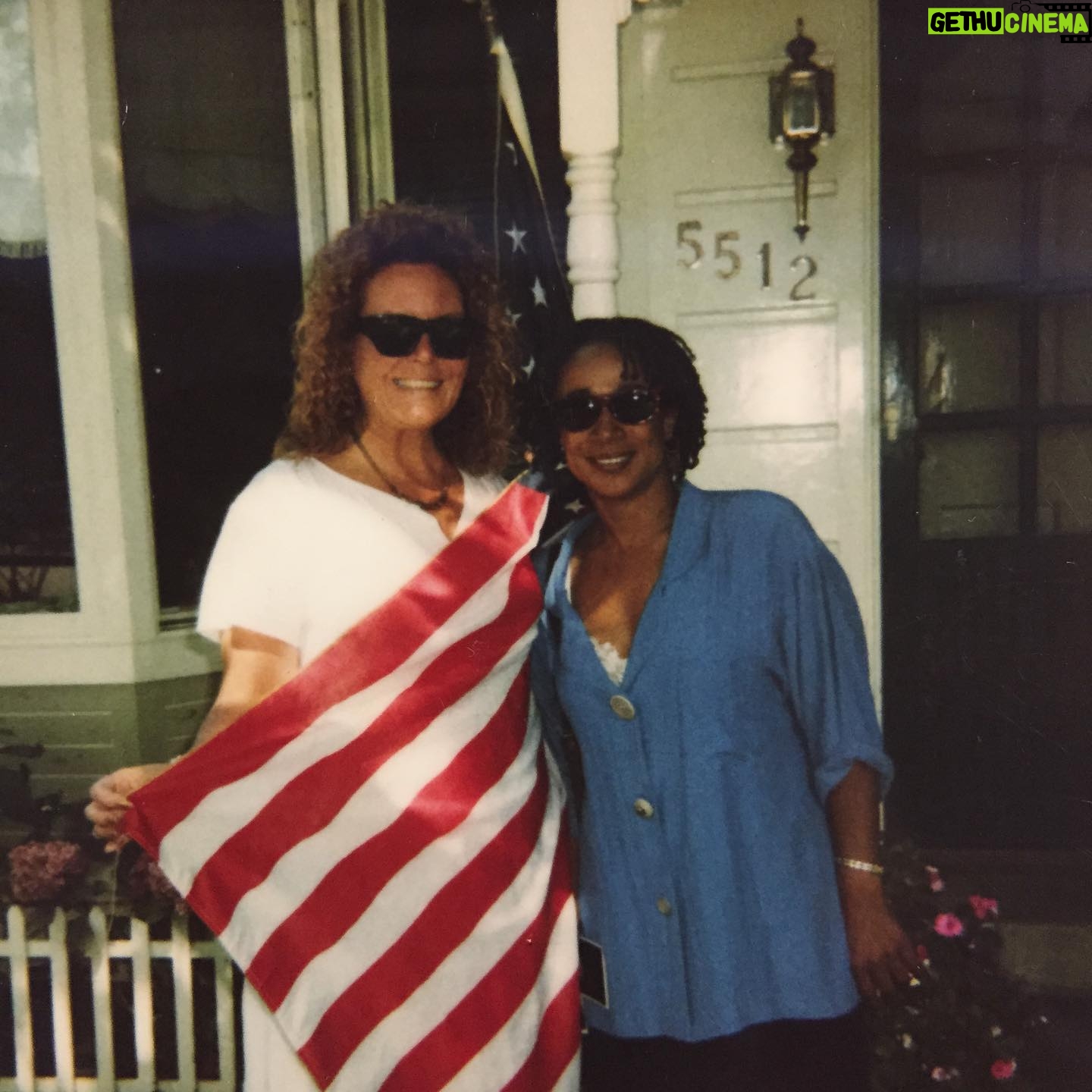 Ve Neill - 782 Likes - Pee wee's Playhouse started a lot of peoples careers'. Check out Reeba the Mail Lady. Law and Order's very own Capt. S. Epatha Merkerson. And how about LAwrence Fishburn as Cowboy Curtis
The photo with me was taken at my house on July4 one years in the 80's The other was taken on the set of Pee wee's Playhouse
••••••••••••••
Sign up for classes today
👇🏼👇🏼👇🏼👇🏼👇🏼
legendsmakeup.com
@therealve
@legendsmakeupacademy
@frendsbeauty
@vesfavoritebrushes
•
•
#veneill #legendsmakeup #prosthetics #specialmakeupfx #sfxmakeup #sfxmakeupclasses #makeup #horrormakeup #character #filmeducation #film #specialmakeupeffects #film #mua #fxmakeup #sfx #fxschool #television #frendsbeauty