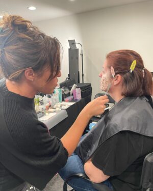 Ve Neill Instagram - Photos of our wonderful students working this week! This past week was a prosthetics application mastery class with the wonderful Kevin Haney @haney7560 🤍 
• 
@laurentheterrible 
@koena_beauty 
@nefariousbeasts 
@yolkjesus 
@elebreee 
@leesasimone 
@itzel_makeup_hair