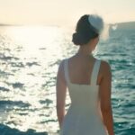 Veda Yurtsever Instagram - İlk tanıtımımız, hayırlı uğurlu olsun, müzik de pek yakışmış, selvi boylulara al yazmalılara selam çakılmış; hadi bakalım başlıyoruz 19 eylül’de, şahane bi üçüncü sezon beklesin bizi…❤️🙏🧿 @uckizkardestvdizisi @surecfilm @kanald #üçkızkardeş #uckizkardes
