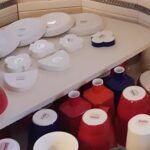 Veda Yurtsever Instagram – Bir fincanın bile bu kadar meşakkatli bir yoldan geçtiğini düşünemezdim. Sevgili @senizkasarcioglu ve @okanovck ‘ın anlatımıyla çamurun zerafetle el işçiliğine nasıl yanıt verdiğini ve bir hafızası olduğunu öğrendim.Onlarca işlemden geçip evimize giren fincanlara daha saygılı davranacağıma yemin bile etmiş olabilirim😻 @monteporcelain ‘in sayfasına bi göz atın bence…🧿😻
