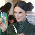Veda Yurtsever Instagram - Akşam 20:00’ de bi ıhlamur falan yapın, oturup bizi izleyin, çok soğuk dışarısı çıkmayın🤪🙏❤️ @uckizkardestvdizisi @surecfilm @kanald #üçkızkardeş #üçkızkardeş #dizi