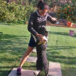 Veda Yurtsever Instagram - Takdim edeyim, pek sevgili oyun arkadaşım Zeus efendi. 3 ay önce küçücüktü, kucağımda hoplatıyordum şimdi büyüdü gene öyle yapmaya çalışıyor cüssesine aldırmadan. Dün akşam dudağımı patlattı beni severken şerreeffsiizz, @jdastyle #komşu ‘luğunuza hayranım ❤️