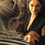 Veda Yurtsever Instagram – Kostüm şefi olması güzel oje sürmesine engel değil, nasıl hayranlıkla seyrediyorum @ejehen seni ❤️🙏🧿