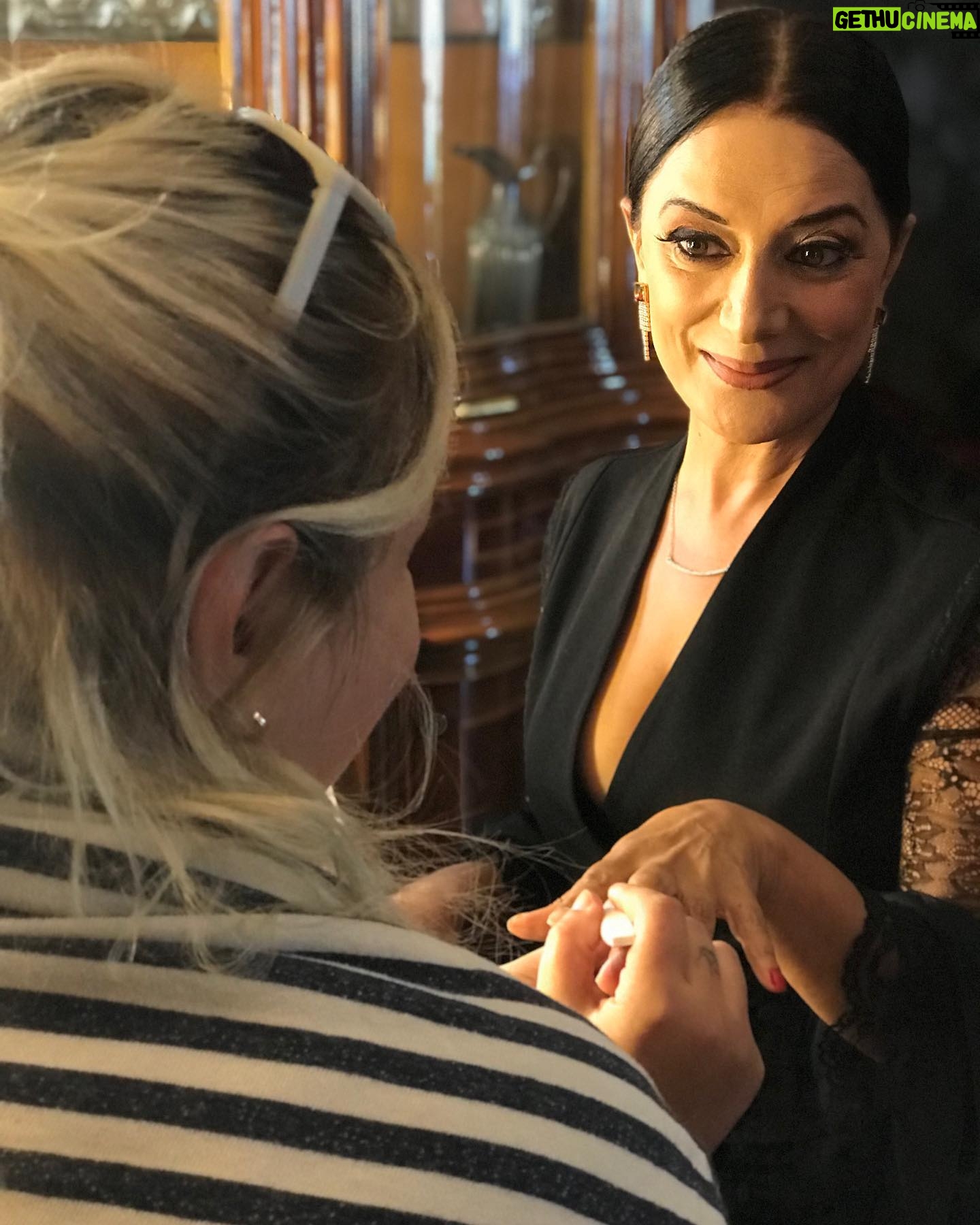 Veda Yurtsever Instagram - Kostüm şefi olması güzel oje sürmesine engel değil, nasıl hayranlıkla seyrediyorum @ejehen seni ❤️🙏🧿