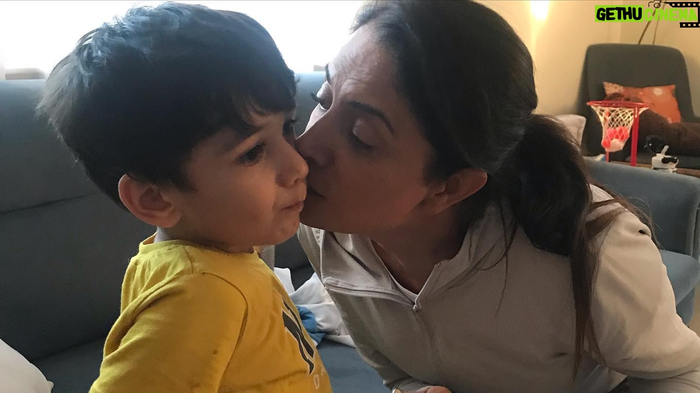 Veda Yurtsever Instagram - Antalya günlüklerim;)) Arşiv niyetine burda dursun, çekmeyi unuttuğum anlar ve kişiler oldu, üzüldüm… @bakussahne @ocinemre @ahsen.g.e @hazalyurtseveralagul @alagulumut @hilal_aydin_ozcan Gözen @petekkarabulutstudio @okko_studio #devlettiyatroları #bale #uras ❤️ K.