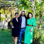 Veda Yurtsever Instagram – Sevgili Aydan Şener ve Cengiz Orhonlu ekibimize dahil olmanız bizi çok sevindirdi, hoş geldiniz sefa getirdiniz🙏 Bu akşam yeni bölüm saat 20:00’de @kanald ekranlarında, bekleriz;)) @uckizkardestvdizisi @surecfilm