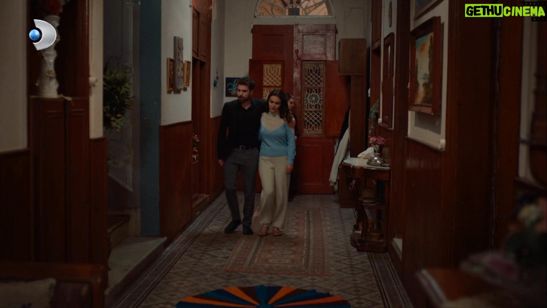 Veda Yurtsever Instagram - Bu akşam saat 20:00’de @kanald ekranlarında buluşup dizi izleyelim mi? 😻 @uckizkardestvdizisi @surecfilm #üçkızkardeş #uckizkardes