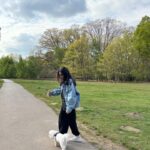 Vedika Pinto Instagram - Sunny England, dads oversized jacket and my baby Casper after 6 long years 🐶 life is good ☀️